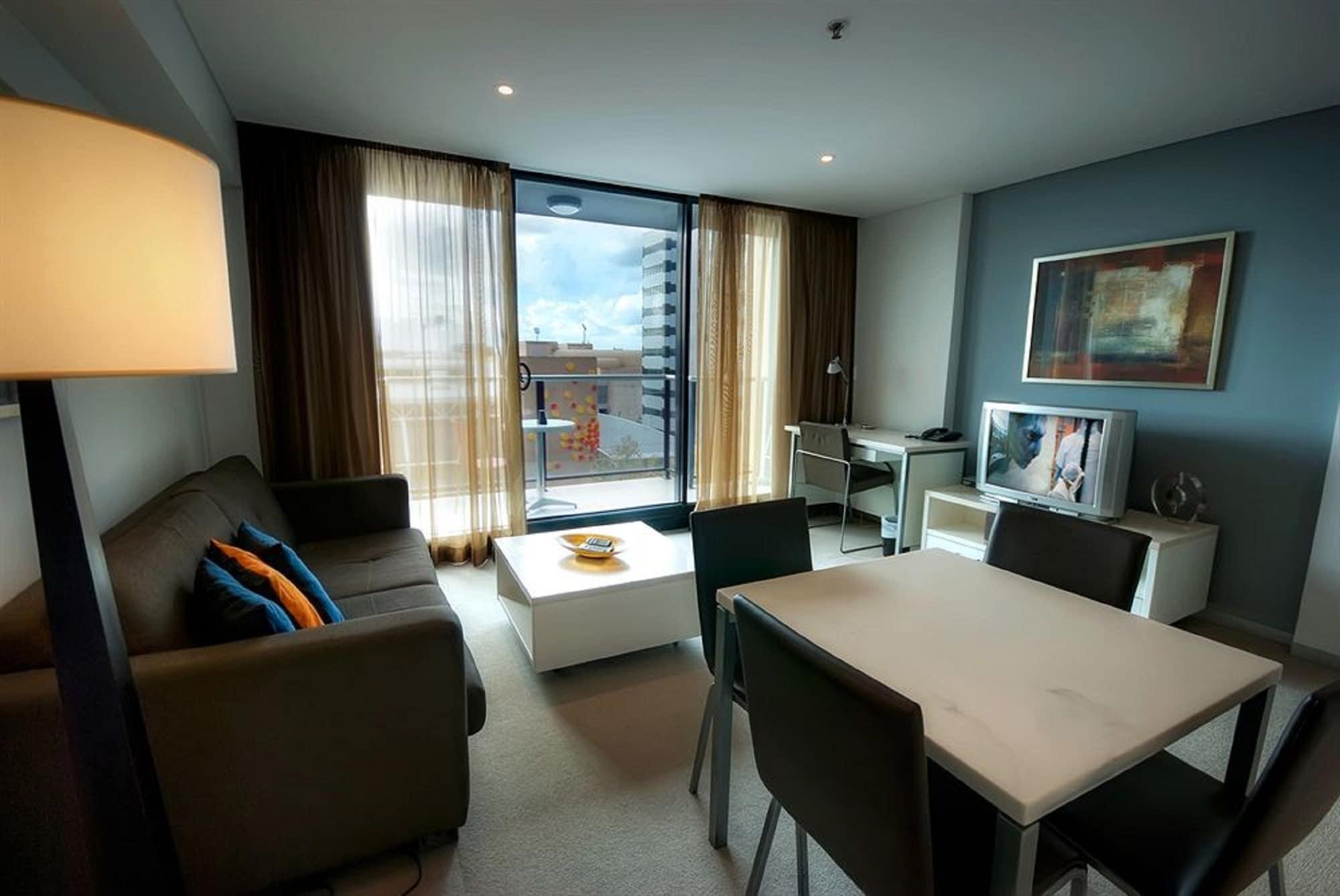 La Loft Apartments North Terrace Adelaide Bagian luar foto