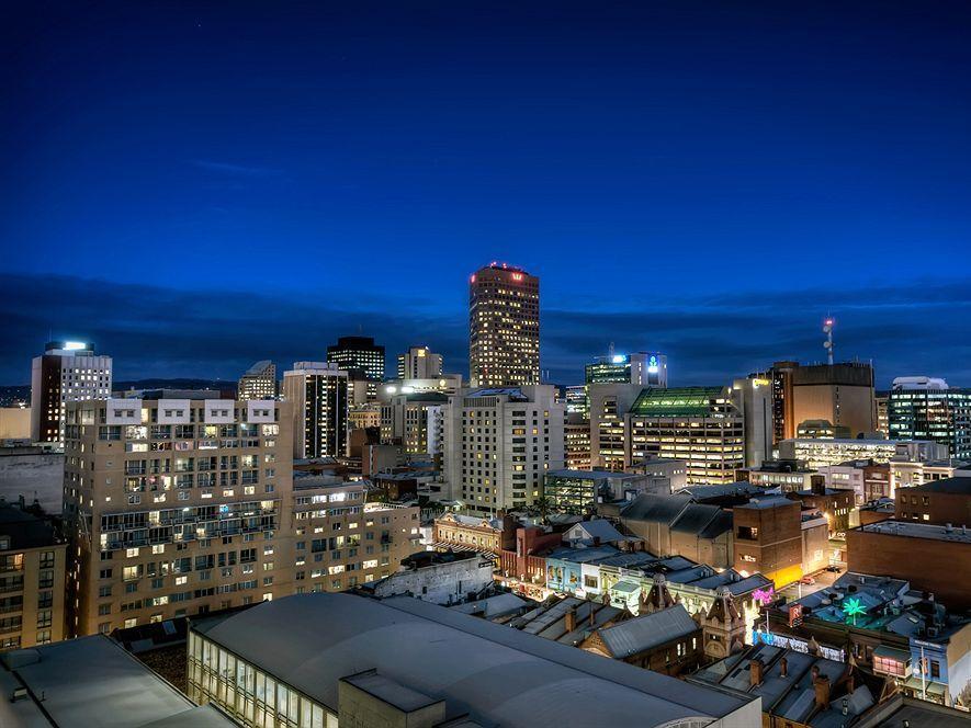 La Loft Apartments North Terrace Adelaide Bagian luar foto