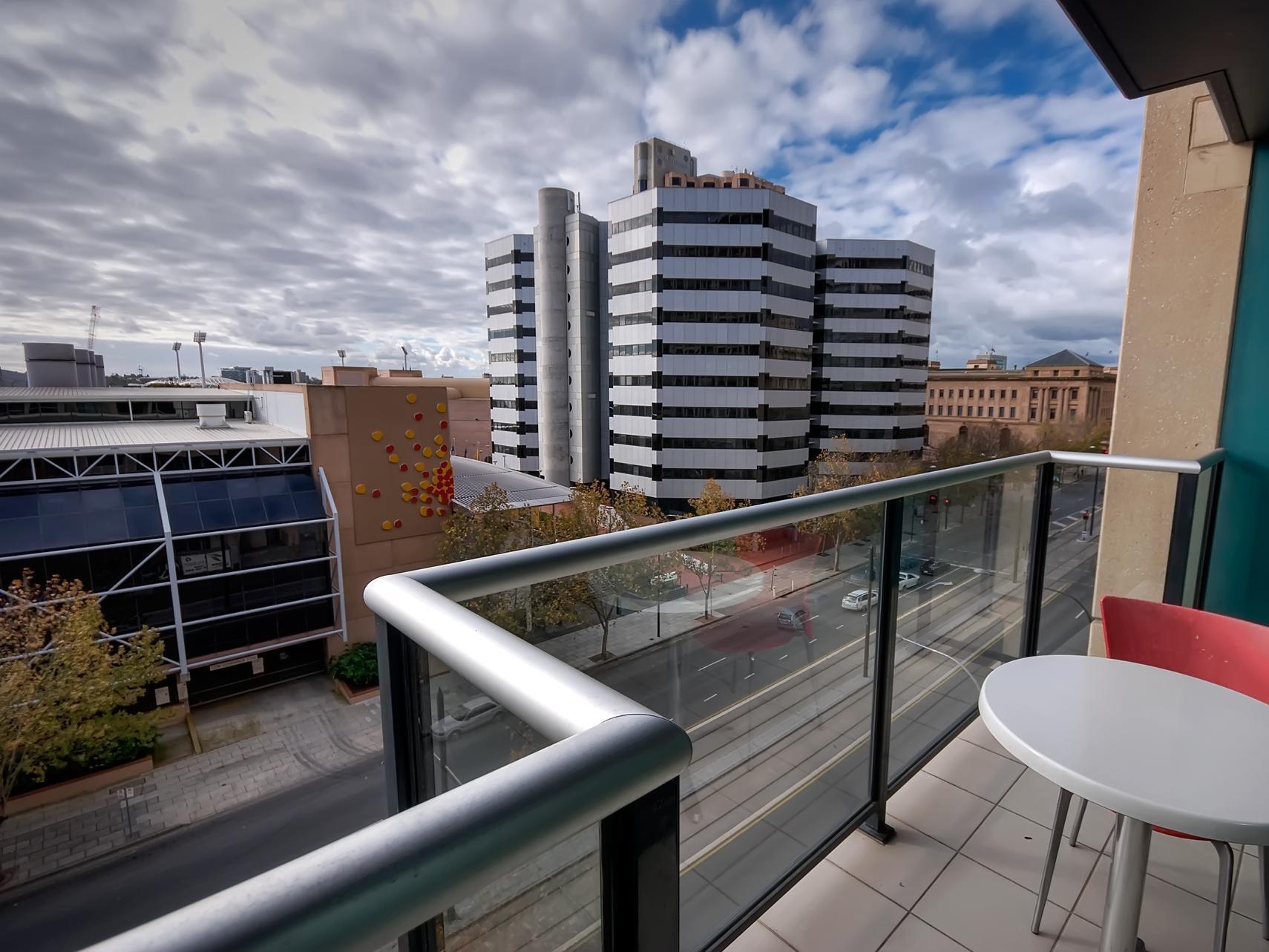 La Loft Apartments North Terrace Adelaide Bagian luar foto
