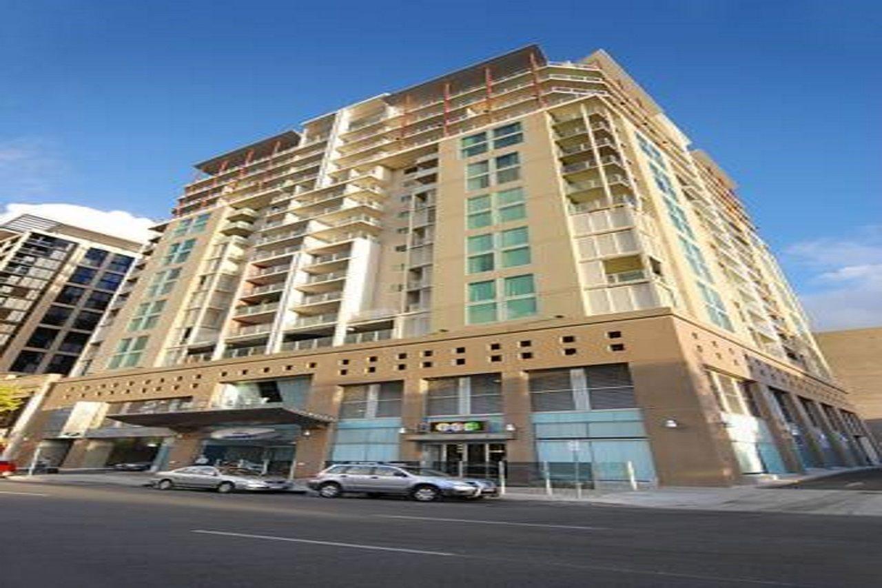 La Loft Apartments North Terrace Adelaide Bagian luar foto