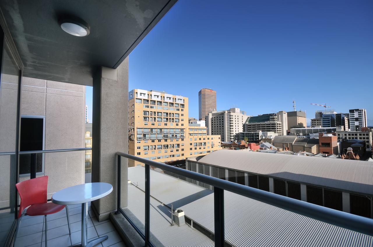 La Loft Apartments North Terrace Adelaide Bagian luar foto