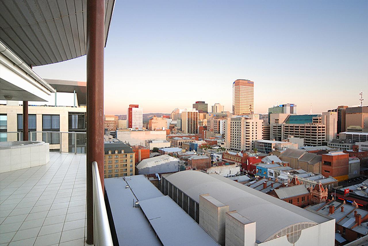 La Loft Apartments North Terrace Adelaide Bagian luar foto